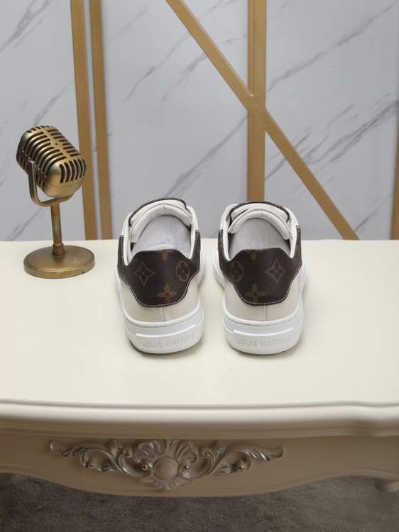 Picture of Louis Vuitton Shoes _SKULVsz38-43mnf102015472